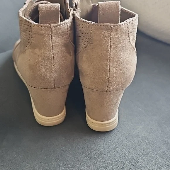 A New Day Women's Brown Ankle Booties - Picture 3 of 3